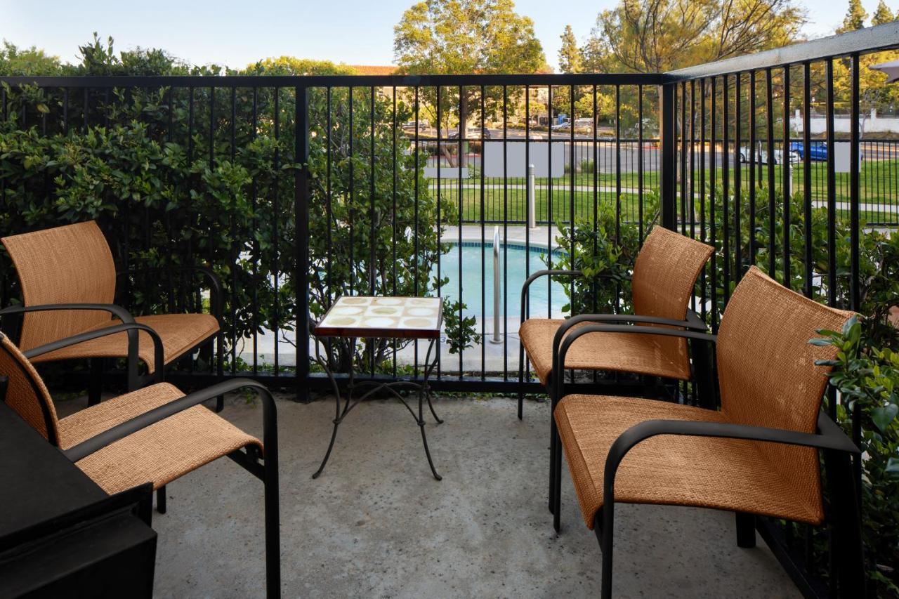 Courtyard By Marriott San Diego Rancho Bernardo Экстерьер фото